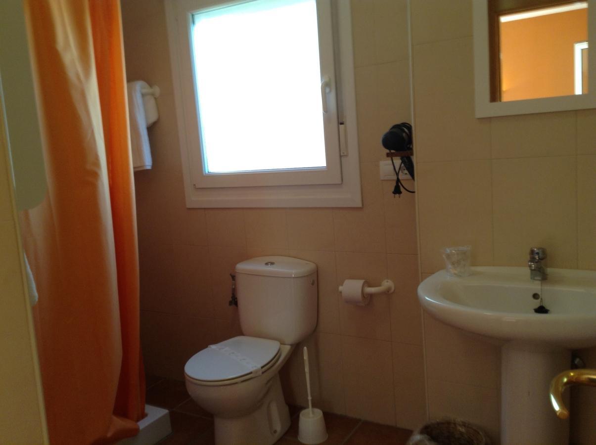 Hostal Camino Del Perdon Uterga Exterior photo